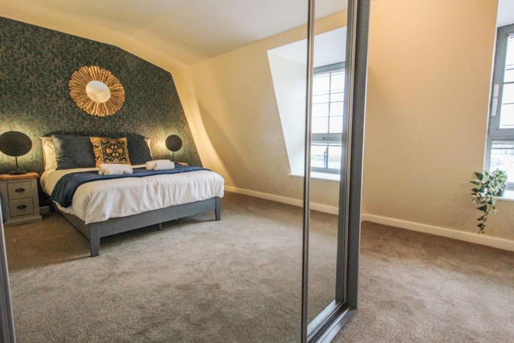 Apartment Luxurious 1 Bed With Free Parking